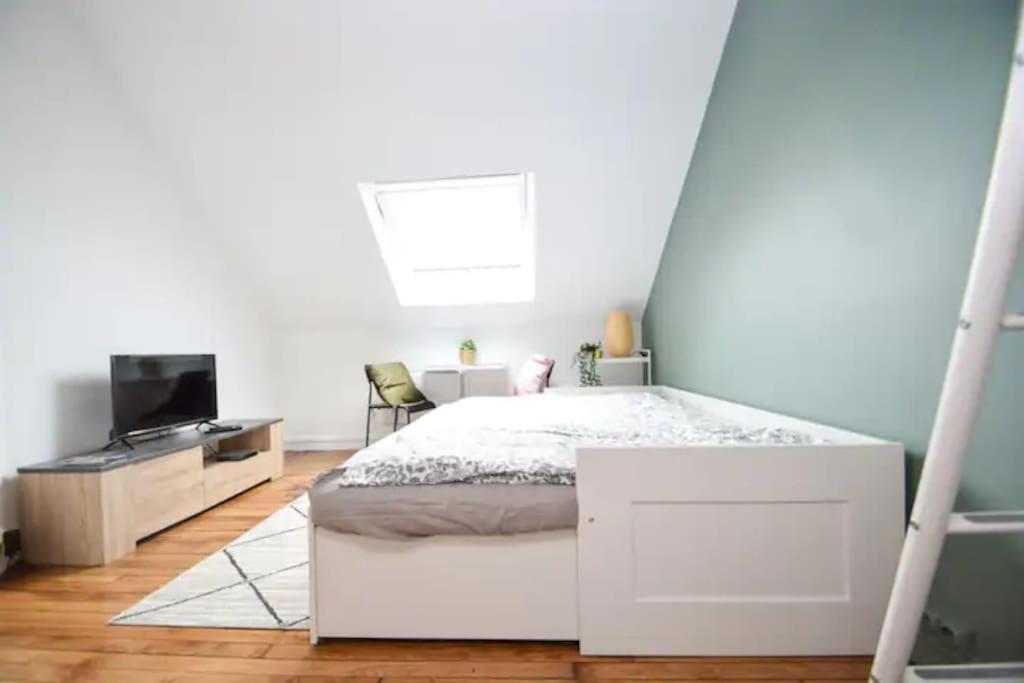Disponible - Appartement Entier - 10Mn Rer B Aeroport Cdg - Paris Gare Du Nord, T11 Express, Le Bourget, Tout Equipe, Netflix Gratuit, 3 Personnes, 4Eme Etage, Escaliers, Parc Des Expositions, Parking Rue Gratuit Apres 19H Drancy Esterno foto