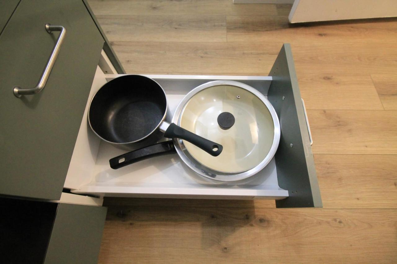 Disponible - Appartement Entier - 10Mn Rer B Aeroport Cdg - Paris Gare Du Nord, T11 Express, Le Bourget, Tout Equipe, Netflix Gratuit, 3 Personnes, 4Eme Etage, Escaliers, Parc Des Expositions, Parking Rue Gratuit Apres 19H Drancy Esterno foto