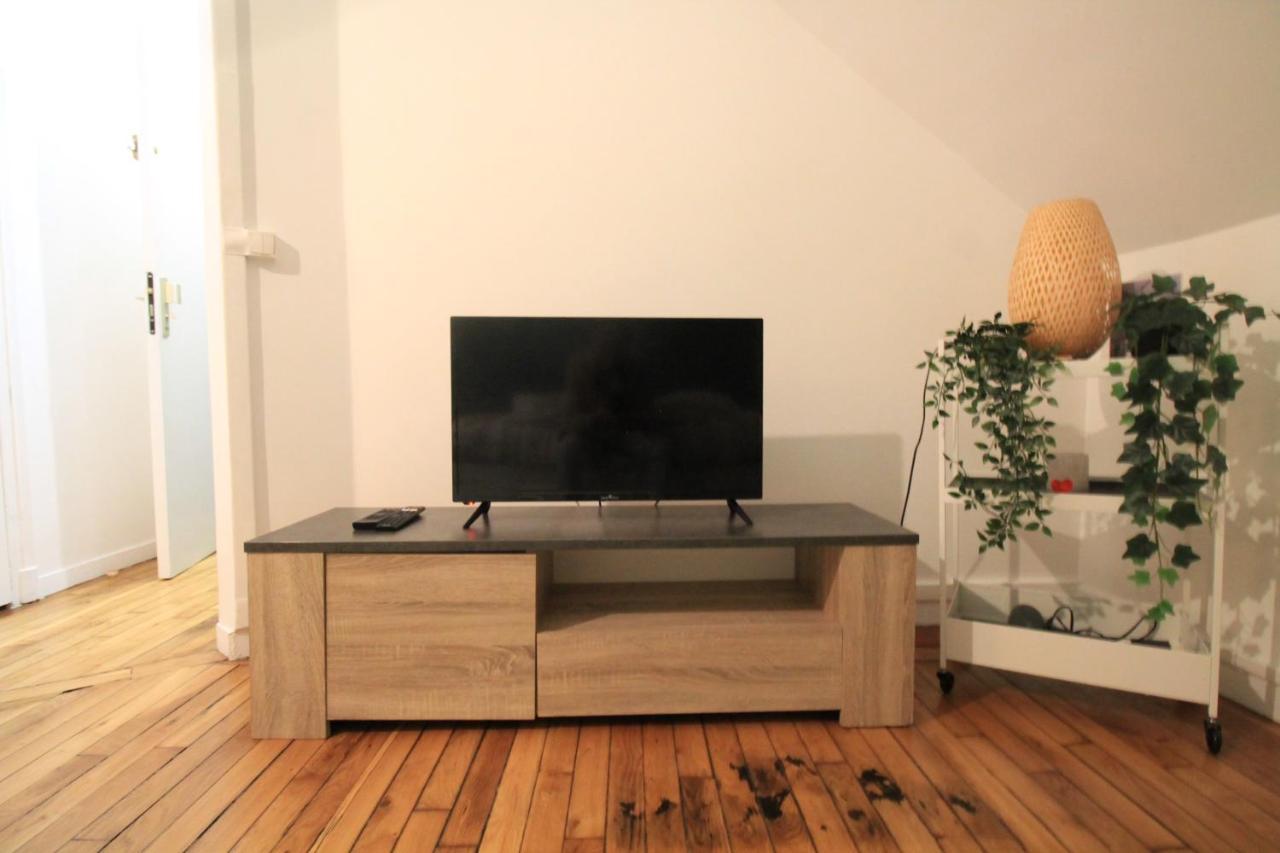 Disponible - Appartement Entier - 10Mn Rer B Aeroport Cdg - Paris Gare Du Nord, T11 Express, Le Bourget, Tout Equipe, Netflix Gratuit, 3 Personnes, 4Eme Etage, Escaliers, Parc Des Expositions, Parking Rue Gratuit Apres 19H Drancy Esterno foto