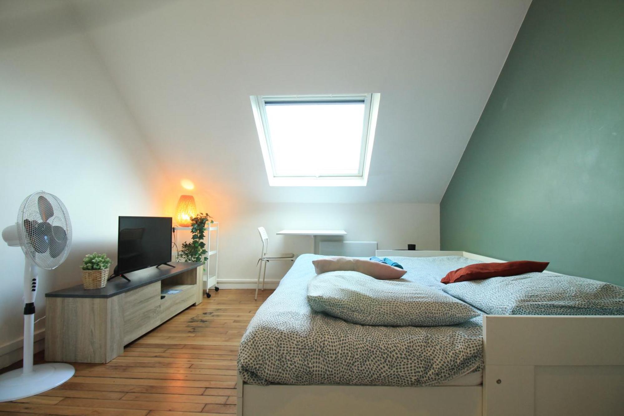Disponible - Appartement Entier - 10Mn Rer B Aeroport Cdg - Paris Gare Du Nord, T11 Express, Le Bourget, Tout Equipe, Netflix Gratuit, 3 Personnes, 4Eme Etage, Escaliers, Parc Des Expositions, Parking Rue Gratuit Apres 19H Drancy Esterno foto